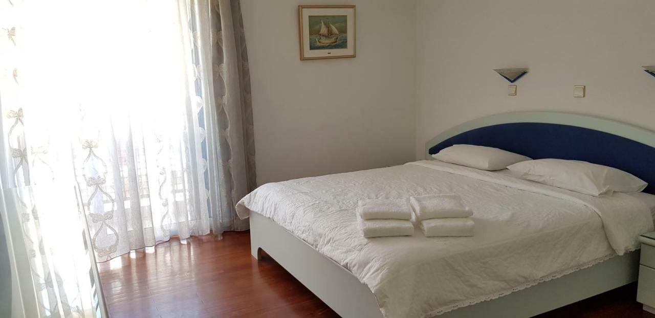 Perfect Beachfront Apartment Athen Eksteriør billede
