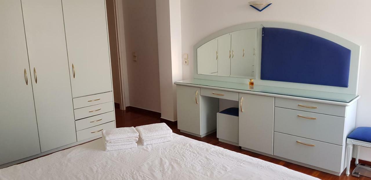 Perfect Beachfront Apartment Athen Eksteriør billede